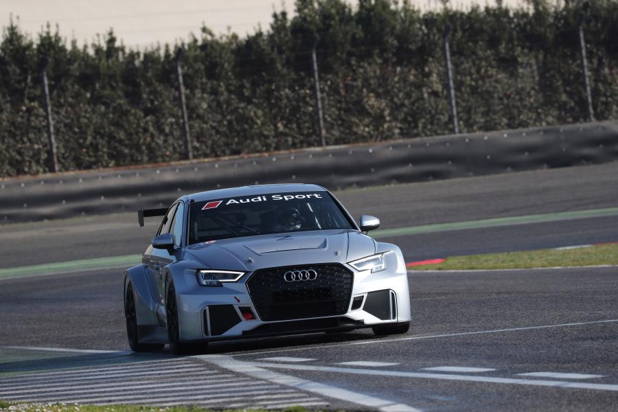  Audi RS3 LMS (8V) 2016 года  (фото 16 из 40)